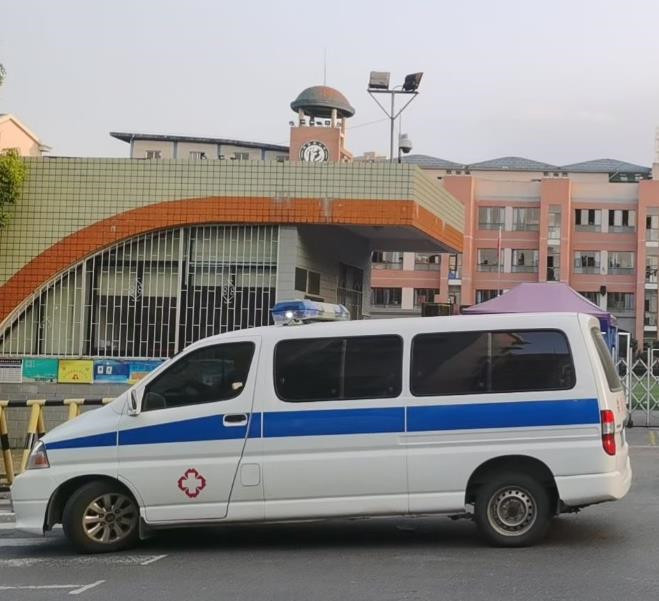 南雄救护车出租护送骨折病人一公里多少钱